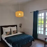 La Demeure De L'arche Bed & Breakfast