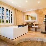La Demeure De L'arche Bed & Breakfast