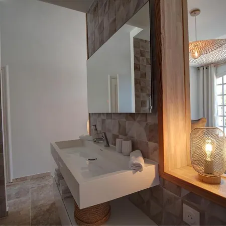La Demeure De L'arche Bed & Breakfast Saint-Christol-les-Ales
