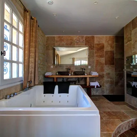 Bed & Breakfast La Demeure De L'arche Saint-Christol-les-Ales