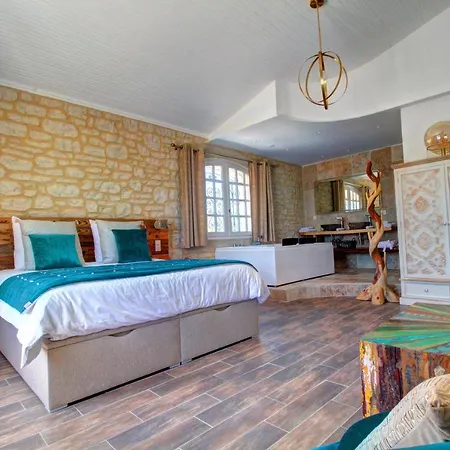 La Demeure De L'arche Bed & Breakfast Saint-Christol-les-Ales
