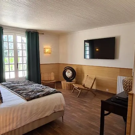 La Demeure De L'arche Bed & Breakfast