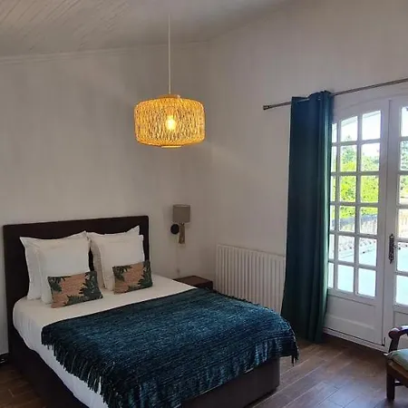 La Demeure De L'arche Bed & Breakfast