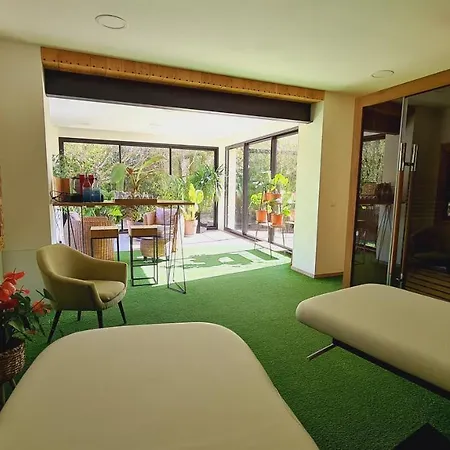 La Demeure De L'arche Bed & Breakfast