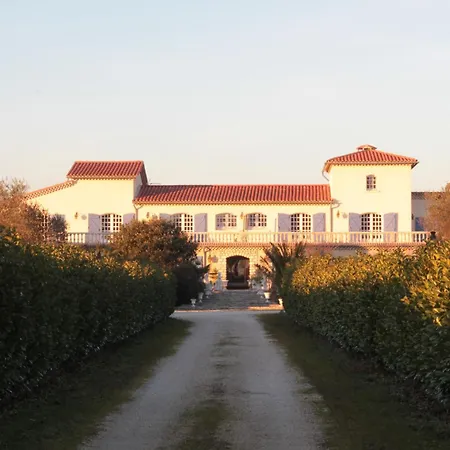 Bed & Breakfast La Demeure De L'arche Saint-Christol-les-Ales