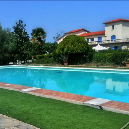 La Demeure De L'arche Bed & Breakfast