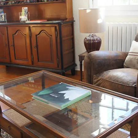 La Demeure De L'arche Bed & Breakfast *