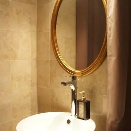 La Demeure De L'arche Bed & Breakfast *