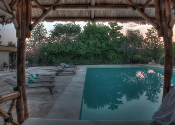 La Demeure De L'arche Bed & Breakfast